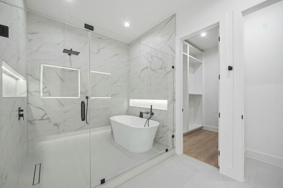 Furnished interior view inside a new home in , Dallas (Image 10).