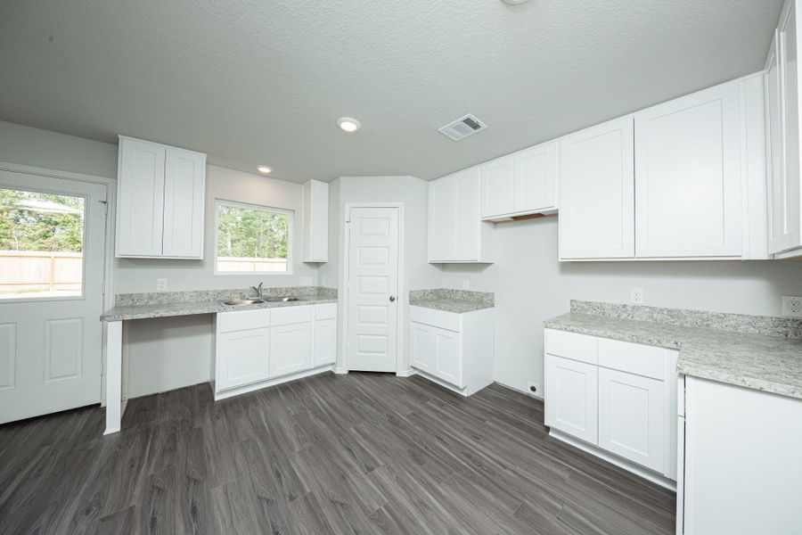Furnished interior view inside a new home in Townsend Reserve, Splendora (Image 6).
