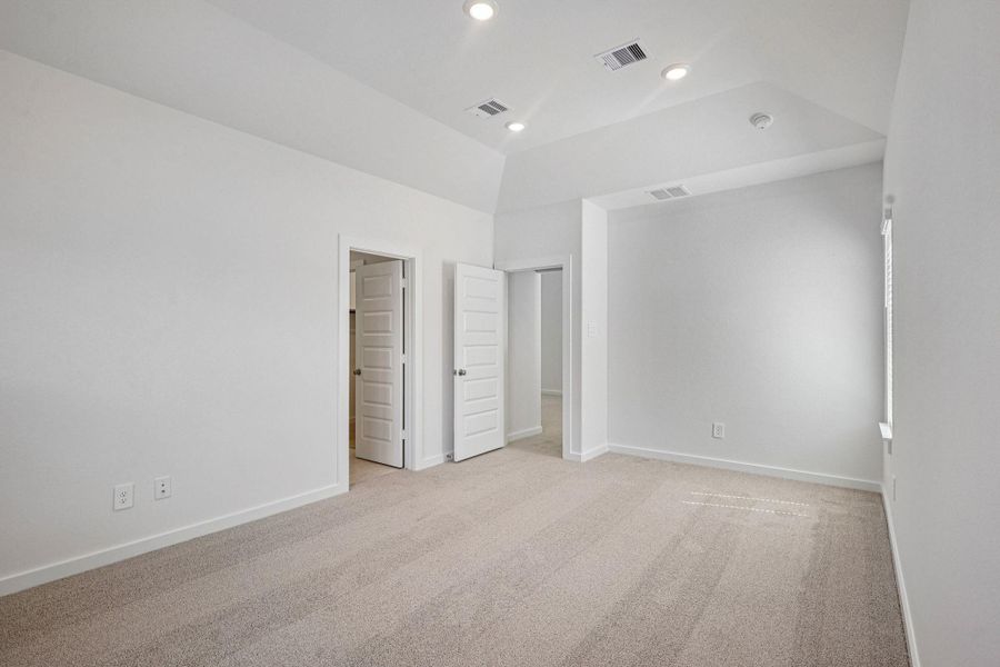 Spacious, unfurnished interior of a new home in Kemah Crossing - City Series, Kemah (Image 19). Spacious, unfurnished interior of a new home in Kemah Crossing - City Series, Kemah (Image 19).