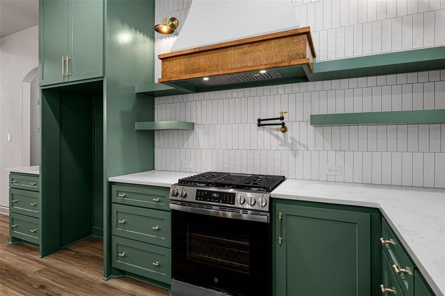 Close-up of interior finishes inside a home in , Granbury (Image 21).