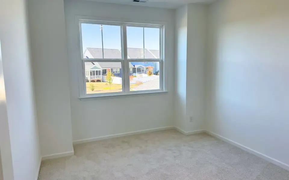 Spacious, unfurnished interior of a new home in Wendell Falls, Wendell (Image 11).