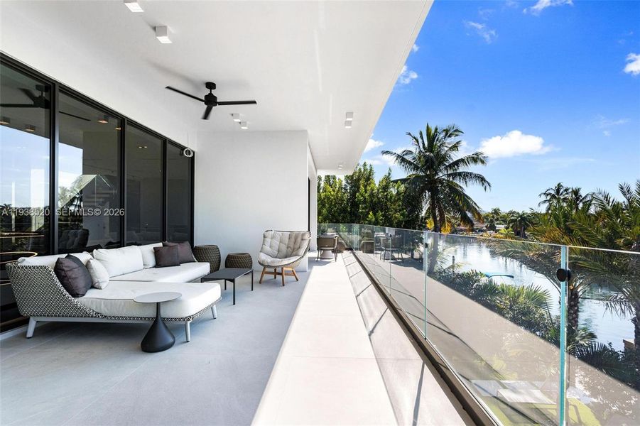 Exterior details and patio area of a home in , North Miami (Image 19).