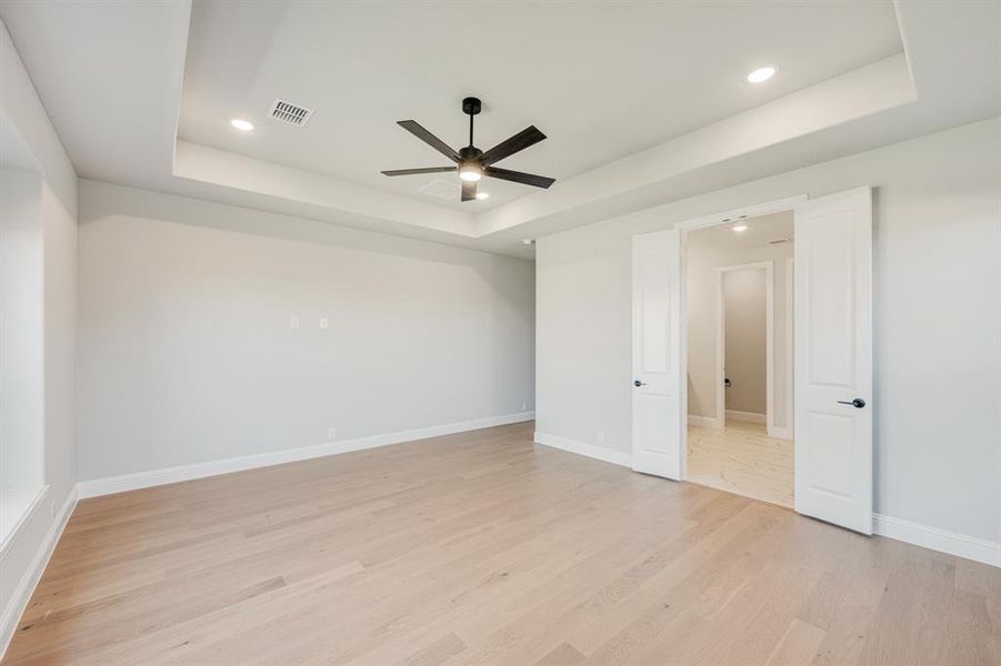 Spacious, unfurnished interior of a new home in Timberbrook 3B-4A, Justin (Image 24). Spacious, unfurnished interior of a new home in Timberbrook 3B-4A, Justin (Image 24).