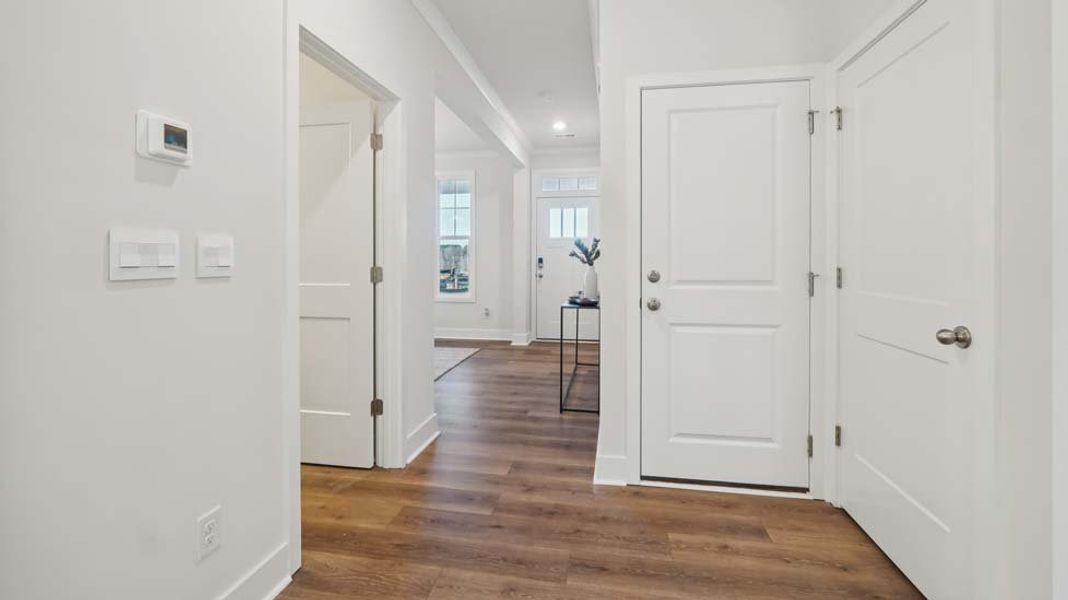 Spacious, unfurnished interior of a new home in Oak Grove Hill, Huntersville (Image 16).