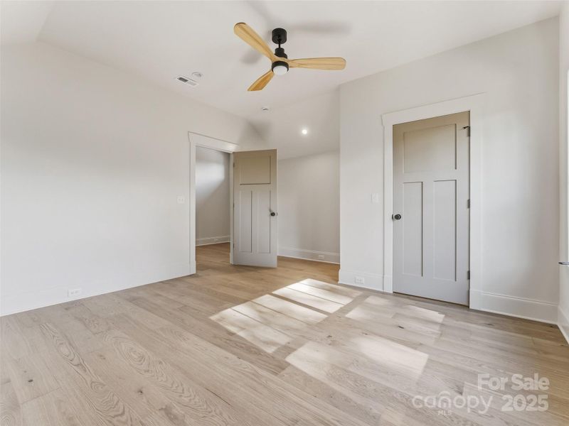 Spacious, unfurnished interior of a new home in , Brevard (Image 21).