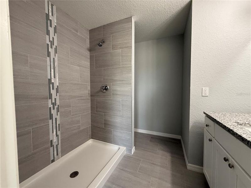 Furnished interior view inside a new home in , Dunnellon (Image 4).