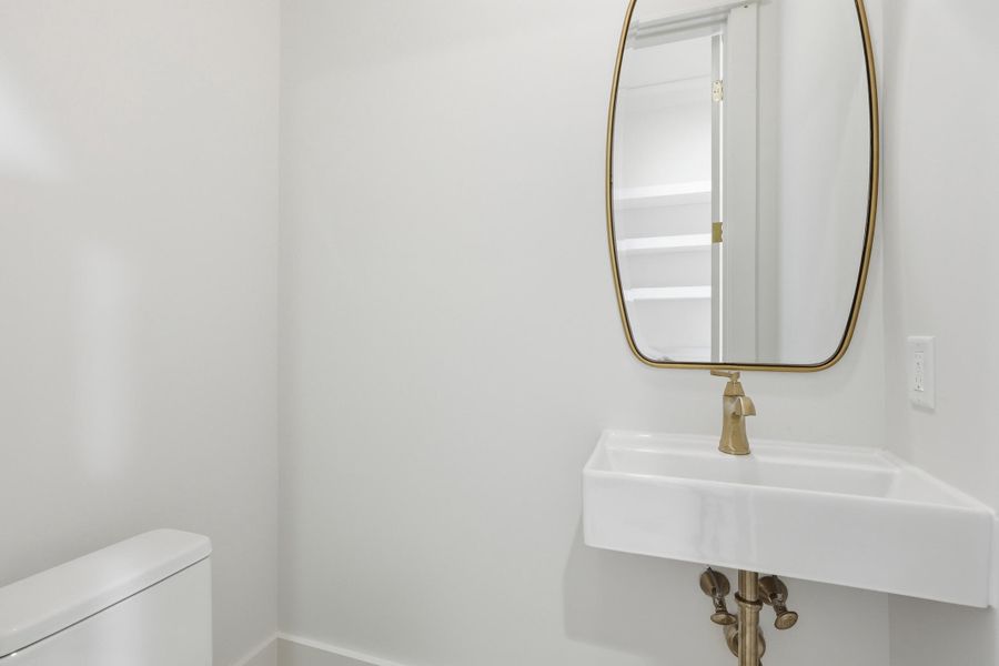 Image 77 of a home in .