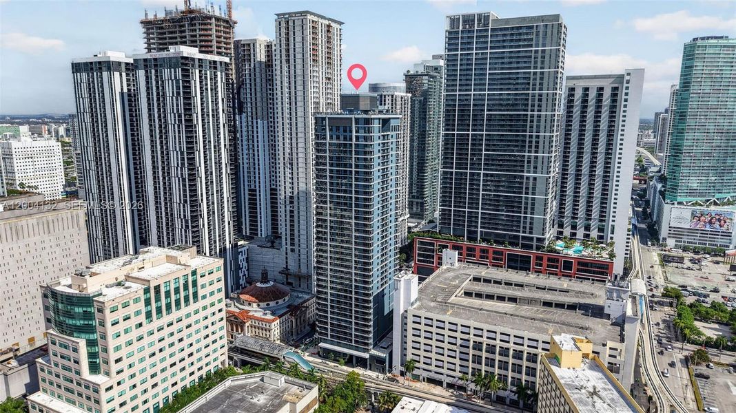 Condo located in Miami, FL showcasing its design and architecture (Image 26).