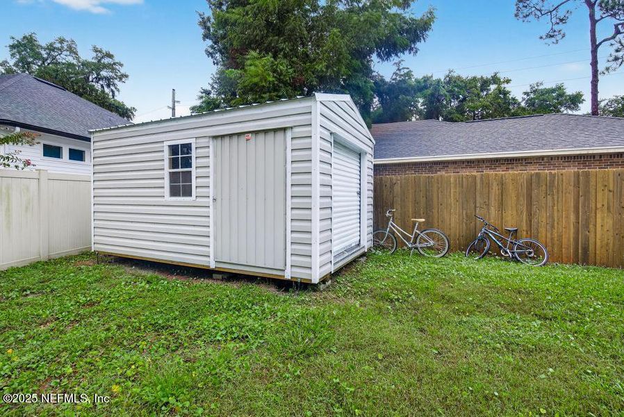 Front exterior of a new home in , Fernandina Beach, FL, highlighting curb appeal (Image 25).
