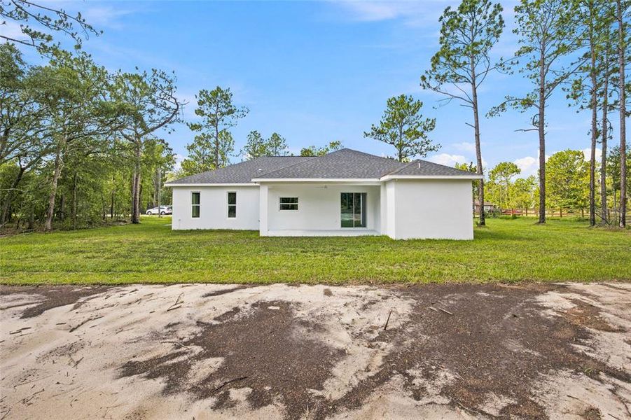 Exterior details and patio area of a home in , Dunnellon (Image 4). Exterior details and patio area of a home in , Dunnellon (Image 4).