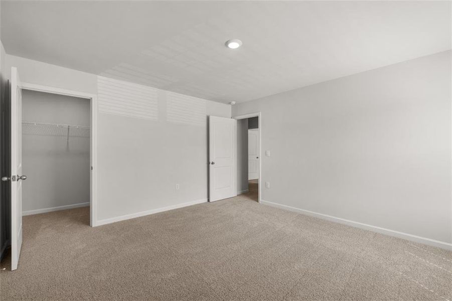 Spacious, unfurnished interior of a new home in Oakleigh Glen, Dallas (Image 27).
