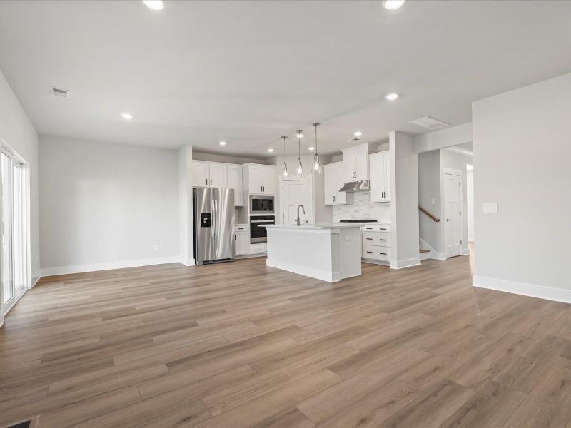 Spacious, unfurnished interior of a new home in Crossing at Abner Creek, Greer (Image 14).