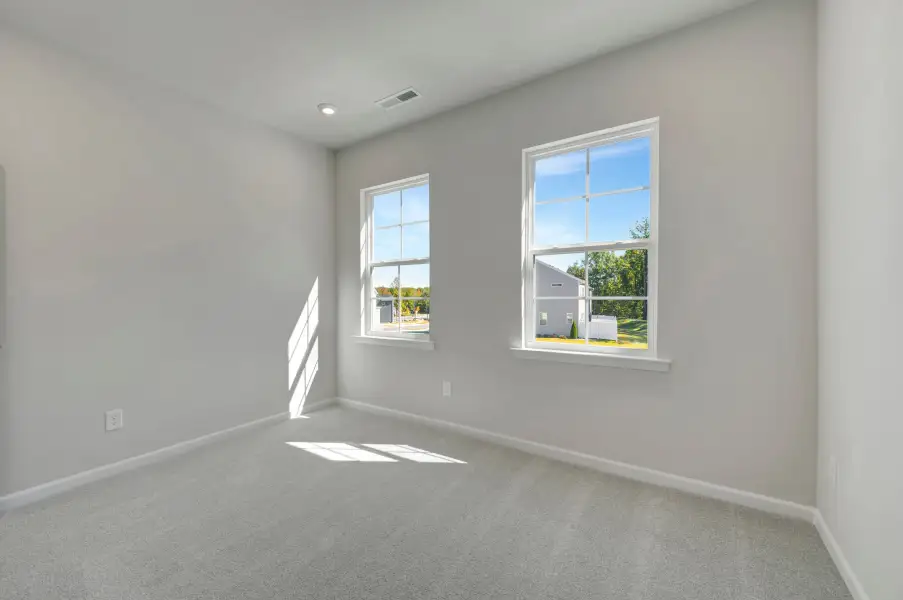 Spacious, unfurnished interior of a new home in Millstone, Cramerton (Image 25).