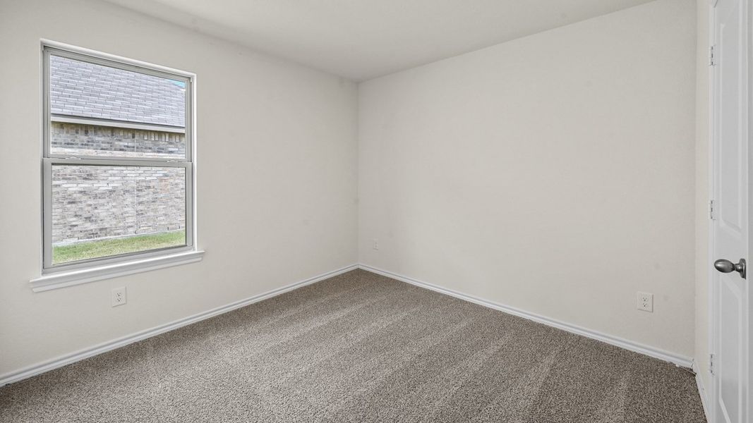 Spacious, unfurnished interior of a new home in Bluff Springs, Ferris (Image 31).