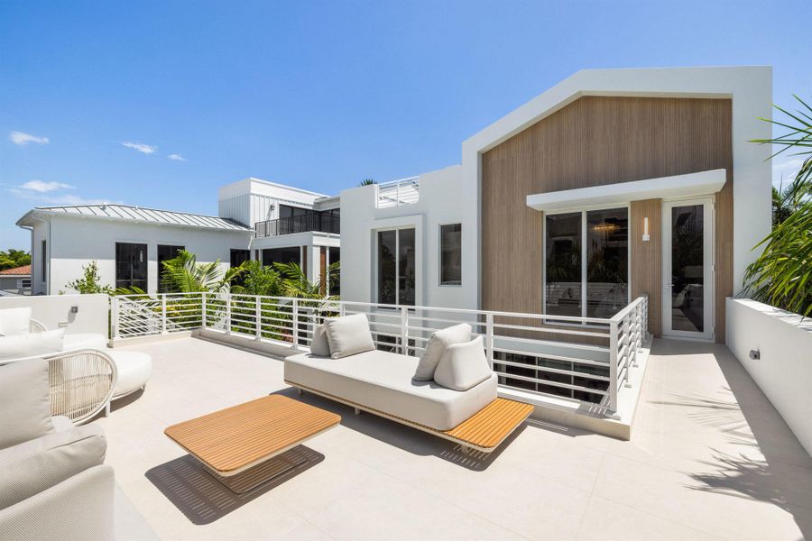 Exterior details and patio area of a home in , Delray Beach (Image 27).