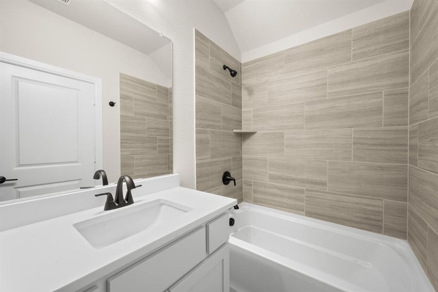 16957 Leatherflower- Bathroom-2