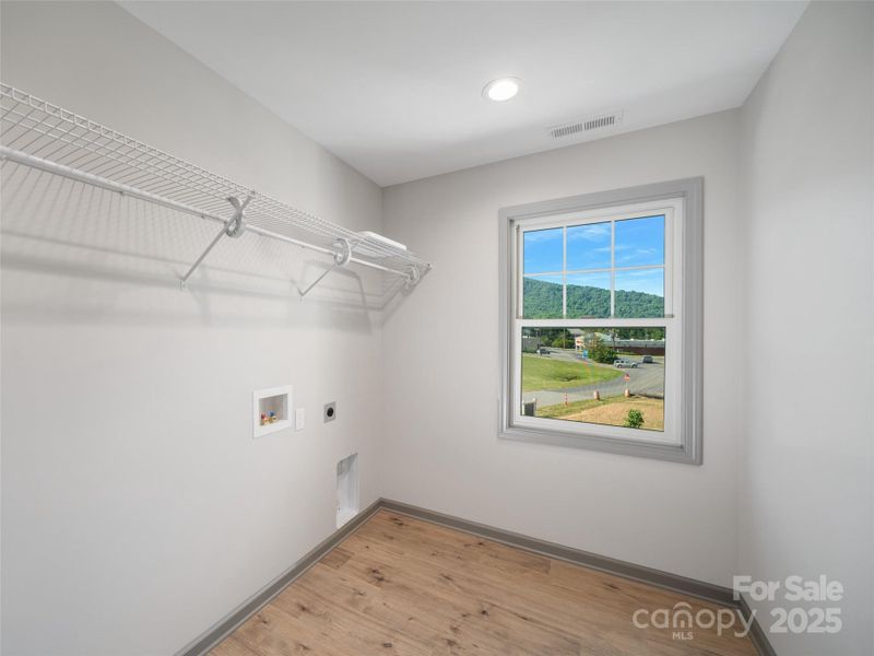 Spacious, unfurnished interior of a new home in , Burnsville (Image 22).