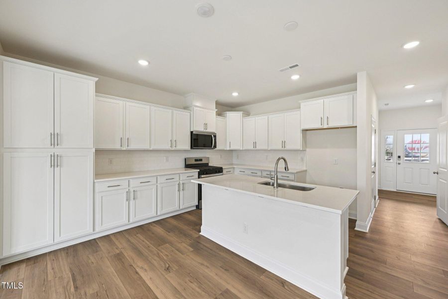 8-web-or-mls-Kensley Grv Ln-S1207-008