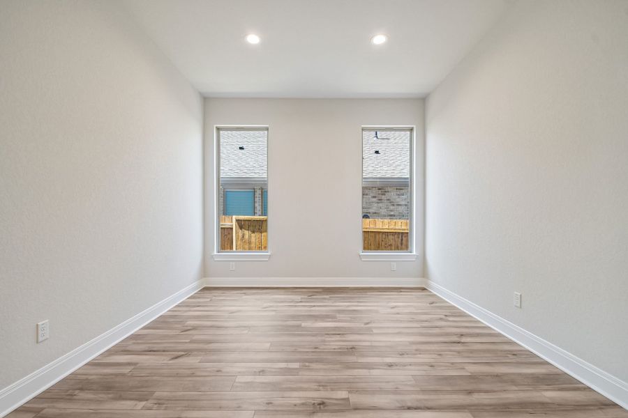 Spacious, unfurnished interior of a new home in 6 Creeks, Kyle (Image 16).