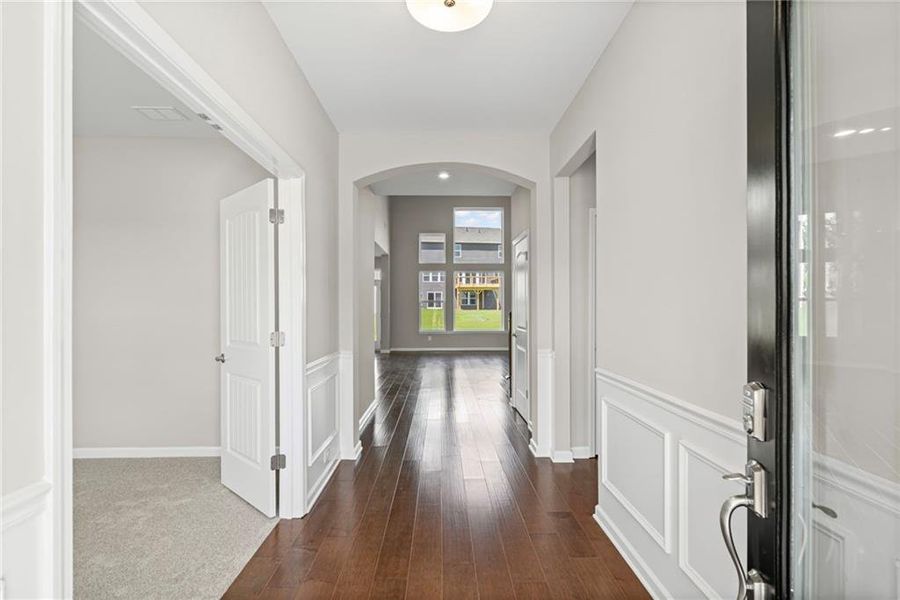 Spacious, unfurnished interior of a new home in Twin Lakes, Hoschton (Image 21).