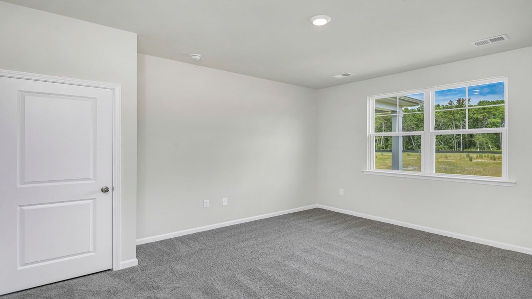 Spacious, unfurnished interior of a new home in Hunter's Branch, Hopkins (Image 13).
