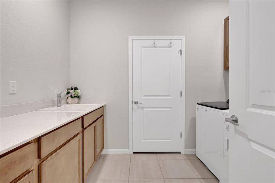 Furnished interior view inside a new home in , Winter Garden (Image 17).