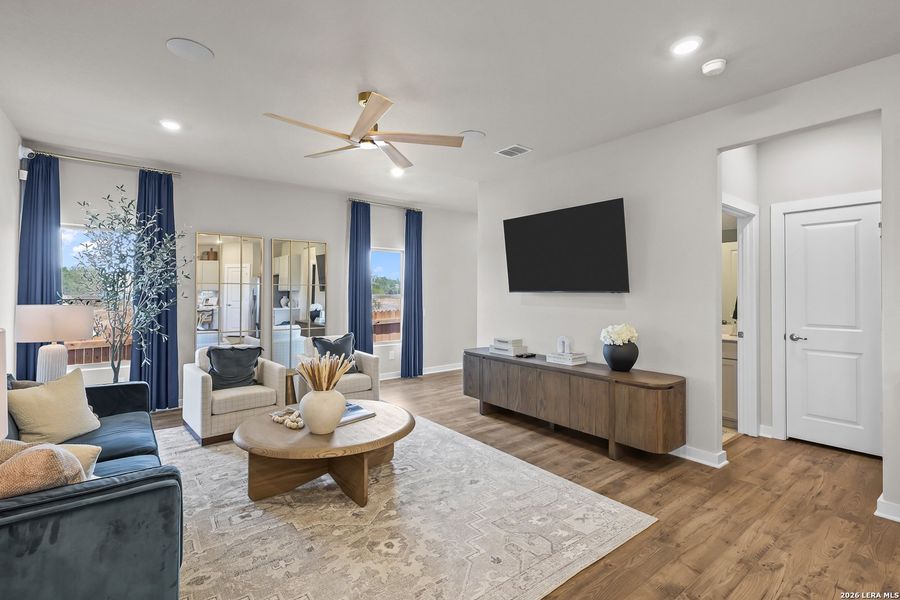 Furnished interior view inside a new home in Lone Oak, San Antonio (Image 10). Furnished interior view inside a new home in Lone Oak, San Antonio (Image 10).