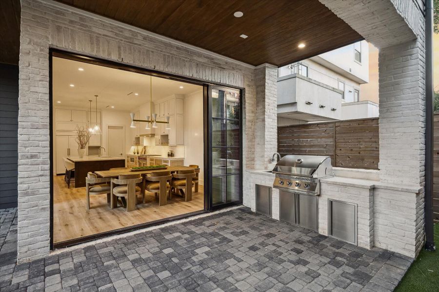 The pavilion has a built in gas grill, quartzite countops, and plenty of room for multiple seating areas and tables. What a great space to enjoy your morning coffee or afternoon book. Enjoy Houston’s year-round weather in the privacy and shade of your beautiful home!