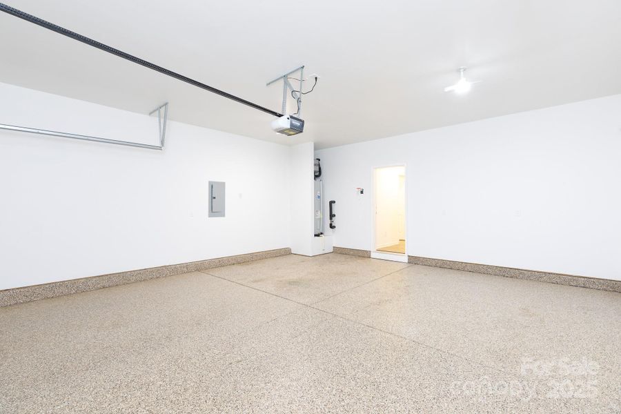 Spacious, unfurnished interior of a new home in , Rock Hill (Image 25).