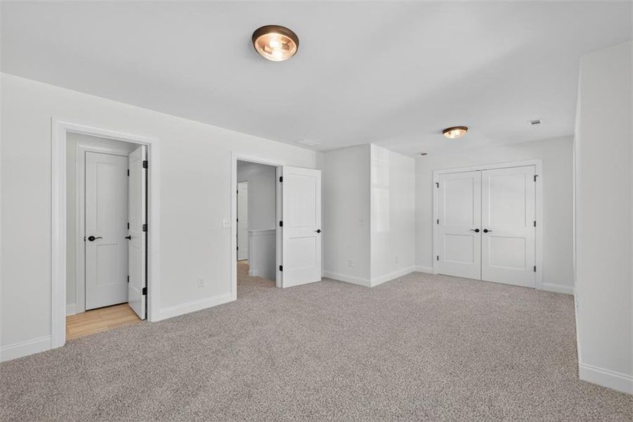 Spacious, unfurnished interior of a new home in , Jefferson (Image 57).