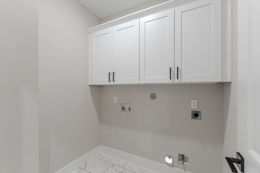 Spacious, unfurnished interior of a new home in , Houston (Image 27).