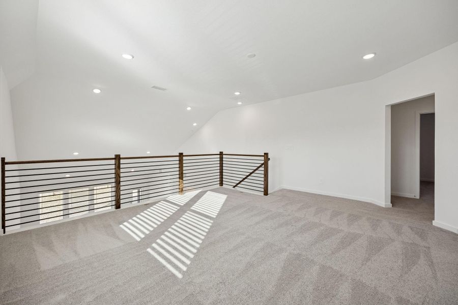 Spacious, unfurnished interior of a new home in Montgomery Bend, Montgomery (Image 9).