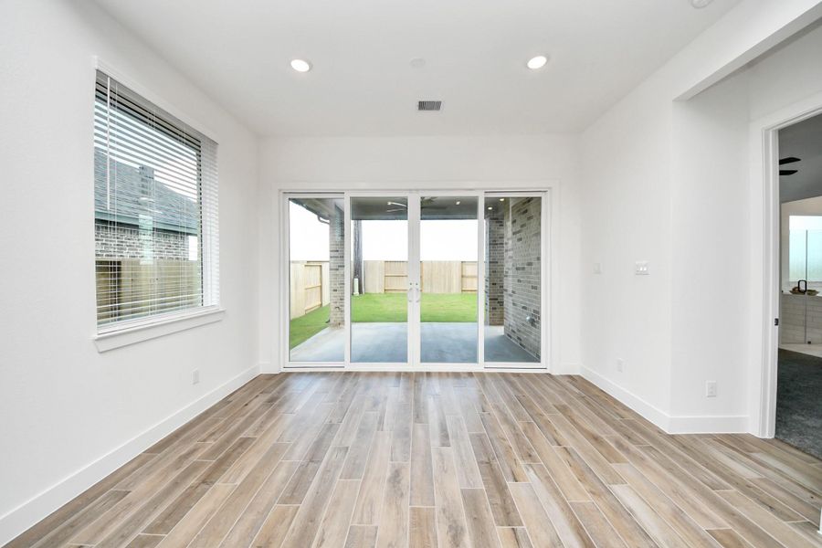 Spacious, unfurnished interior of a new home in Meridiana 50's, Manvel (Image 21).
