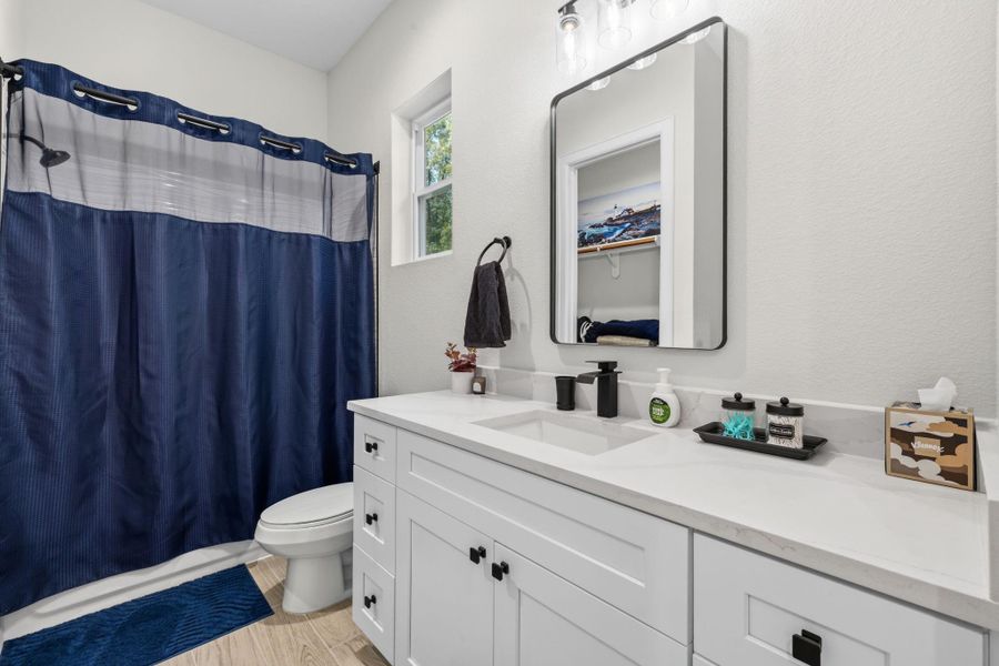 GUEST BATH I