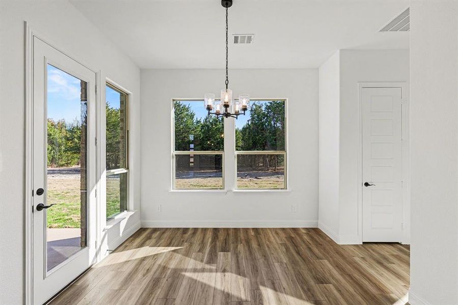 Spacious, unfurnished interior of a new home in Sagebrush Addition, Midlothian (Image 24).