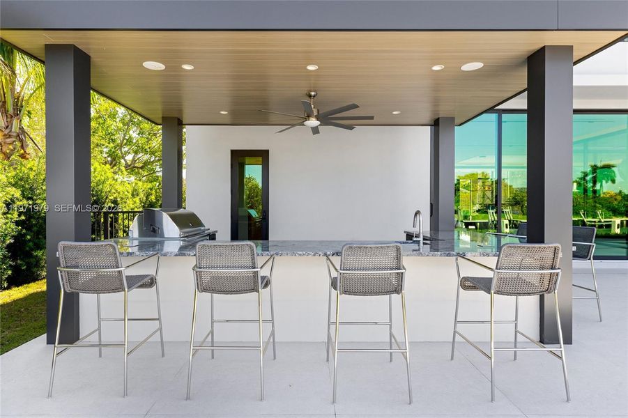 Exterior details and patio area of a home in , Fort Lauderdale (Image 29).