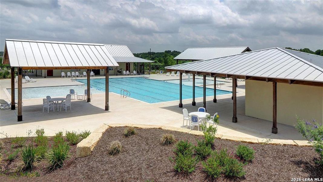 Community amenities in Ladera 40', San Antonio (Image 5).