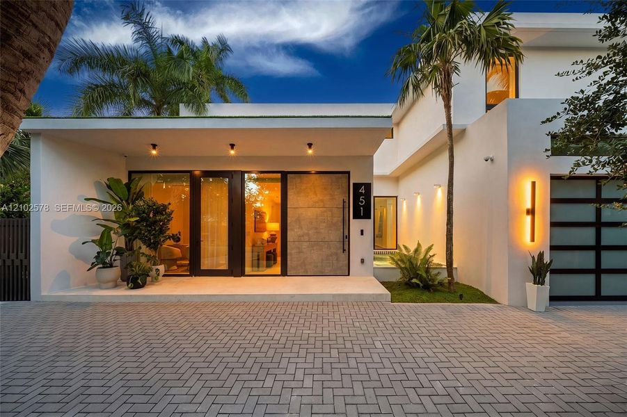 Exterior details and patio area of a home in , Miami (Image 28).