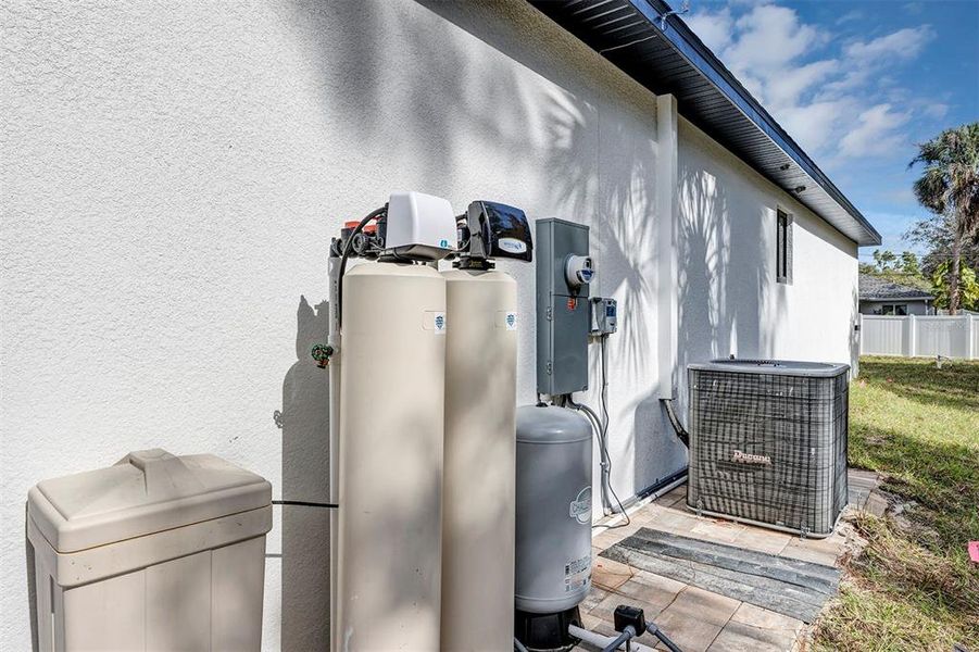 Exterior details and patio area of a home in , Port Charlotte (Image 4). Exterior details and patio area of a home in , Port Charlotte (Image 4).