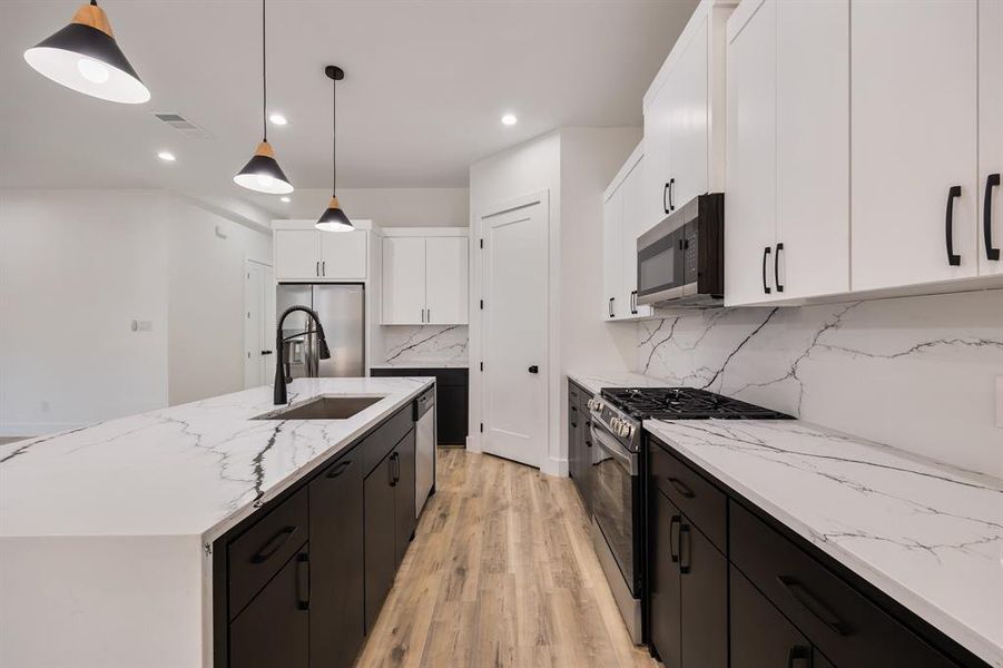 Furnished interior view inside a new home in , Dallas (Image 10).