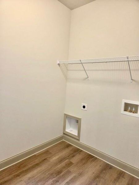 Spacious, unfurnished interior of a new home in , Waleska (Image 21).