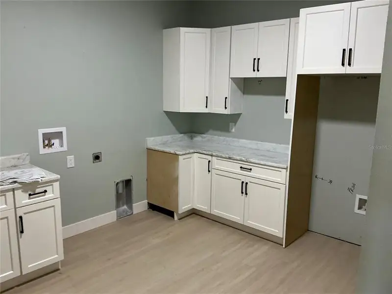 Furnished interior view inside a new home in , Deland (Image 9).