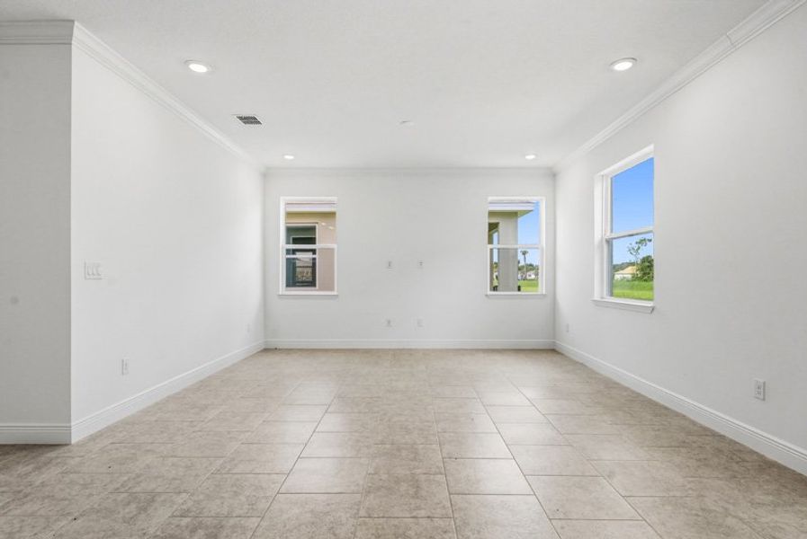 Spacious, unfurnished interior of a new home in Eden Hills, Lake Alfred (Image 32).