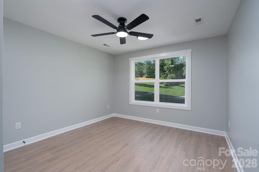Spacious, unfurnished interior of a new home in , Dallas (Image 39).