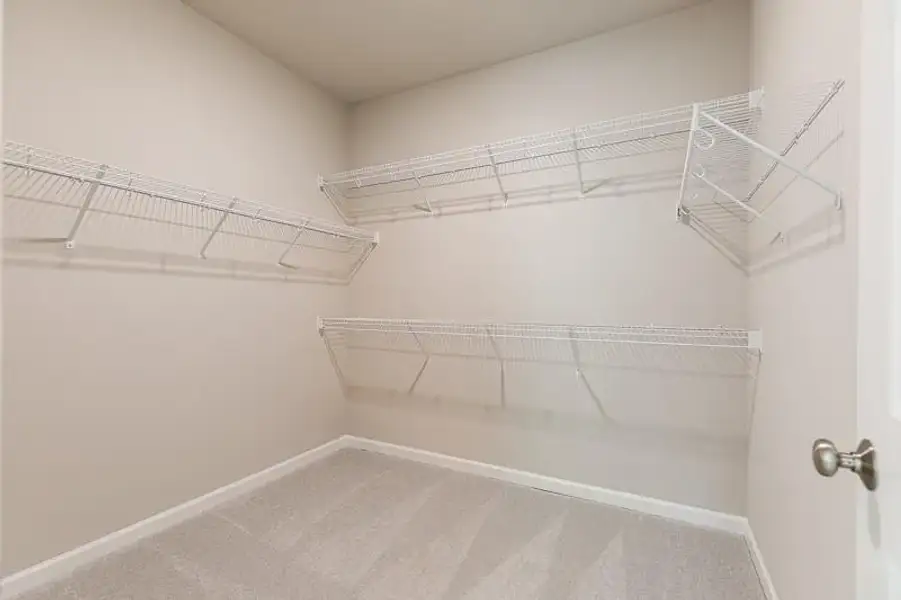 Spacious, unfurnished interior of a new home in Aberdeen, Hoschton (Image 26).
