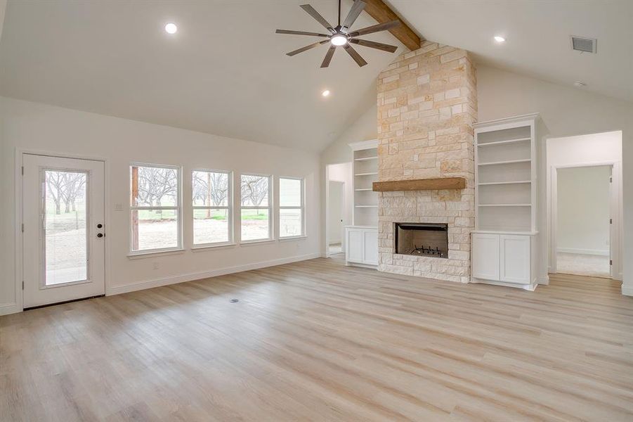 Spacious, unfurnished interior of a new home in , Granbury (Image 15). Spacious, unfurnished interior of a new home in , Granbury (Image 15).