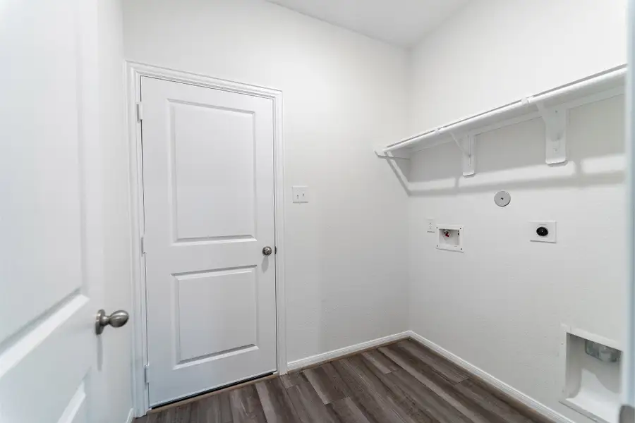 Spacious, unfurnished interior of a new home in Windrose Green, Angleton (Image 23).