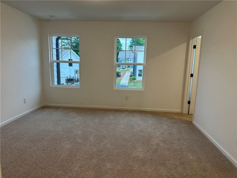 Spacious, unfurnished interior of a new home in Laurelwood, Douglasville (Image 20).