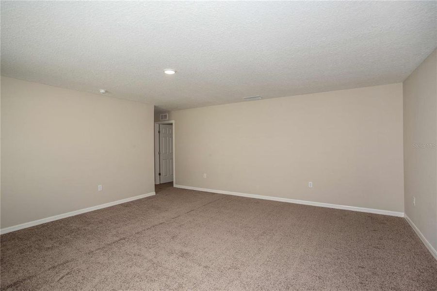 Spacious, unfurnished interior of a new home in Crosswinds, Haines City (Image 22).