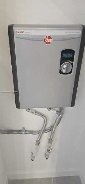 Close-up of interior finishes inside a home in Le Jardine, Florida City (Image 11).